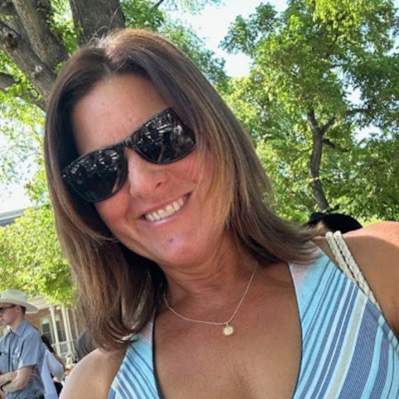 Meet your Posher, Stacey - Picture 1 of 1